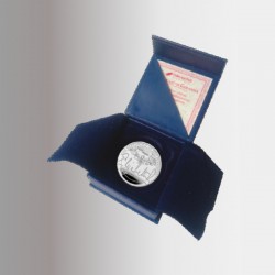 The Queen's Reign Honours and Investitures, la moneta firmata dalla Regina Elisabetta II in elegante cofanetto